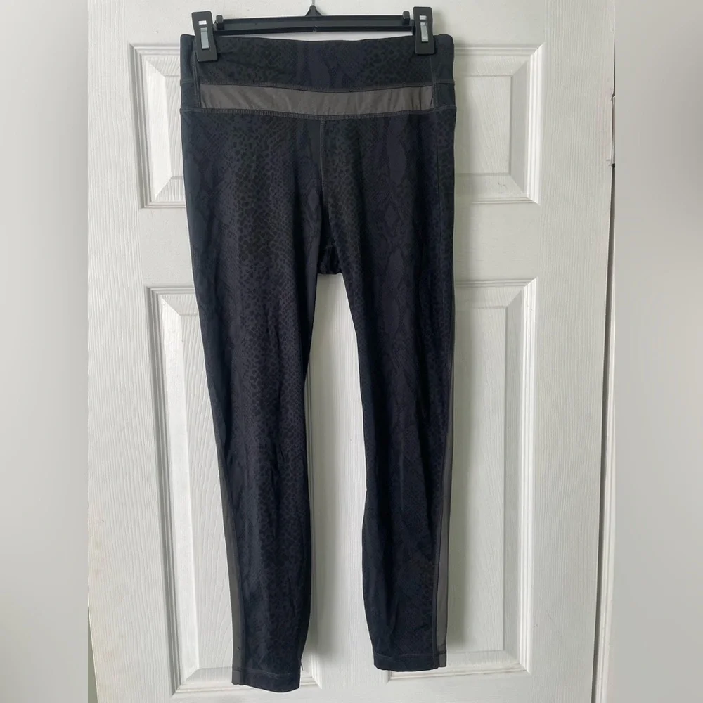 Lululemon Light Speed Desert Snake tights B72